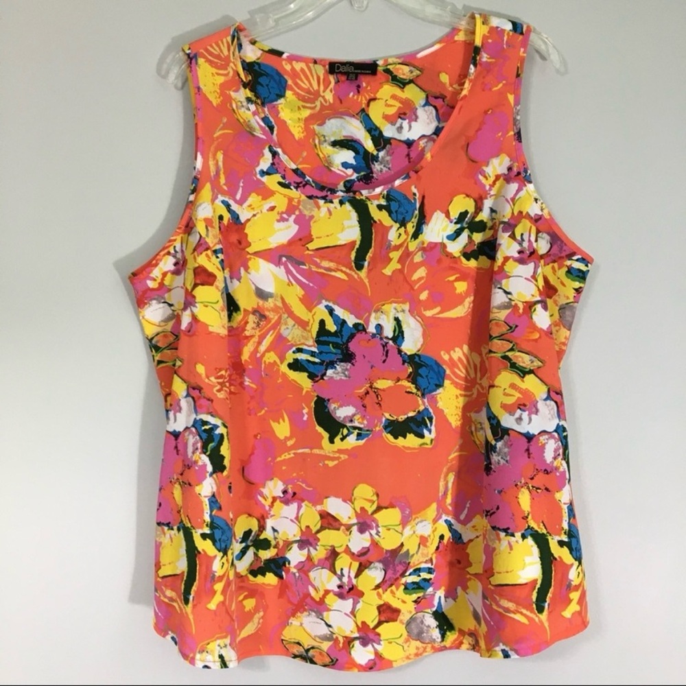 Dalia Floral‎ Sleeveless Blouse